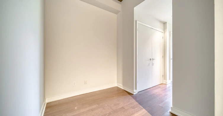 306-60 Bathurst Street, Toronto, ON, M5V 2P4 - 8