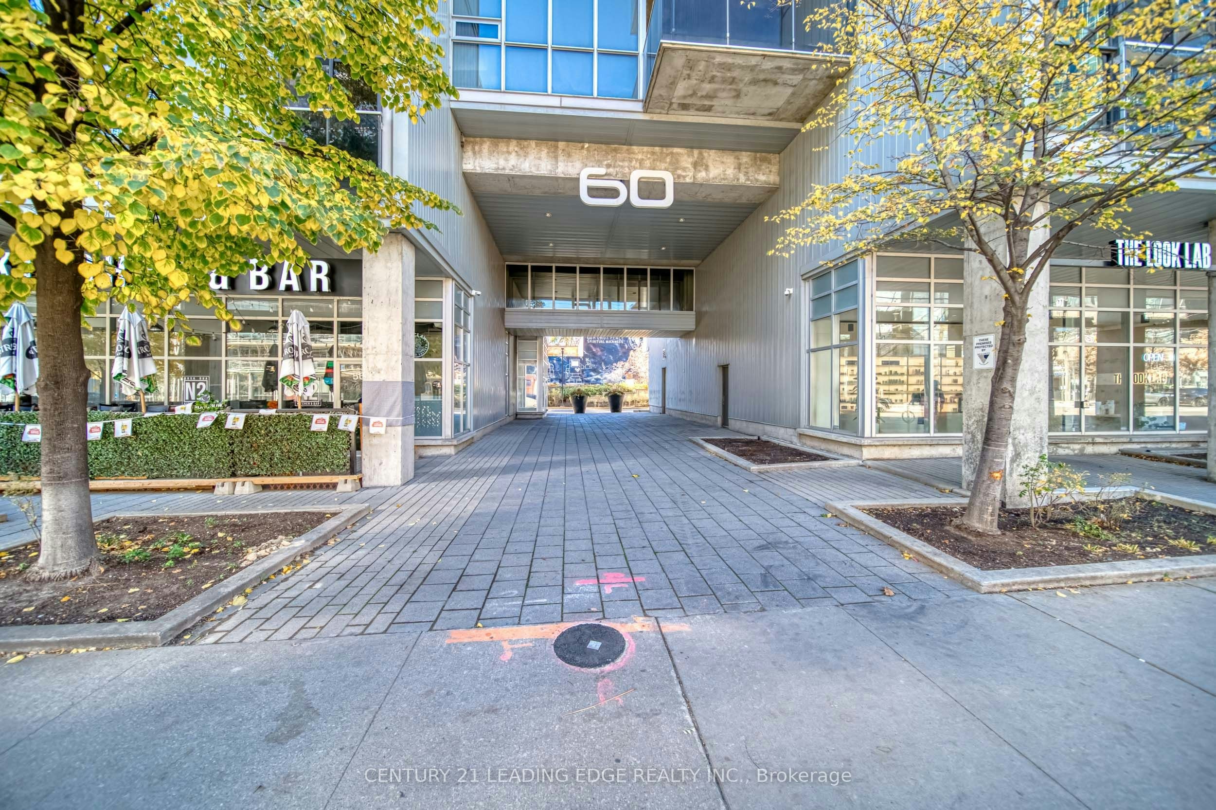 306-60 Bathurst Street, Toronto, ON, M5V 2P4 - 2