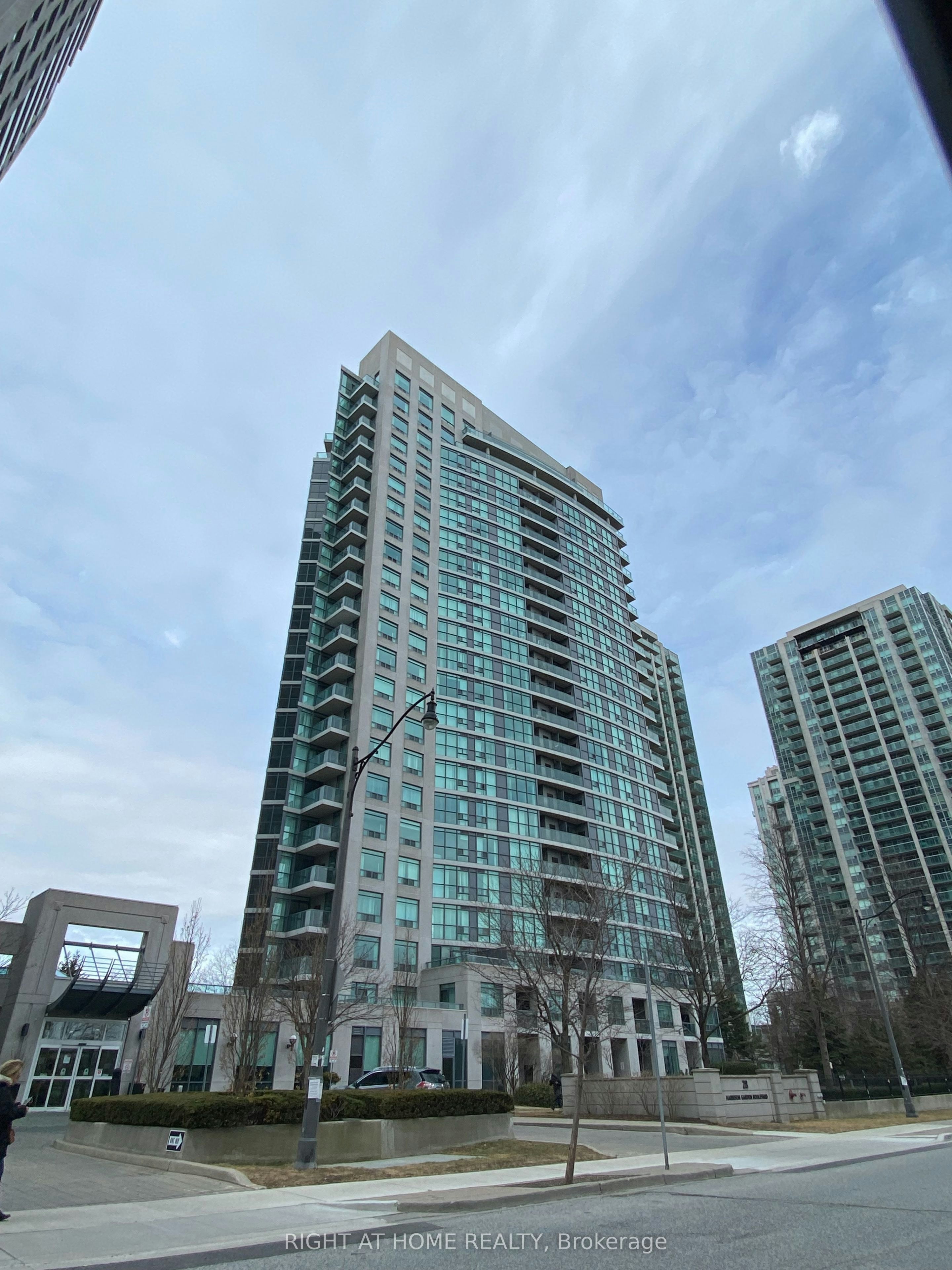 1007-28 Harrison Garden Boulevard, Toronto, ON, M2N 7B5