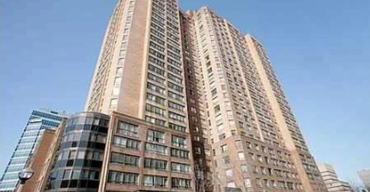 406-633 Bay Street, Toronto, ON, M5G 2G4