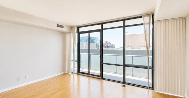1601-832 Bay Street, Toronto, ON, M5S 1Z6 - 2