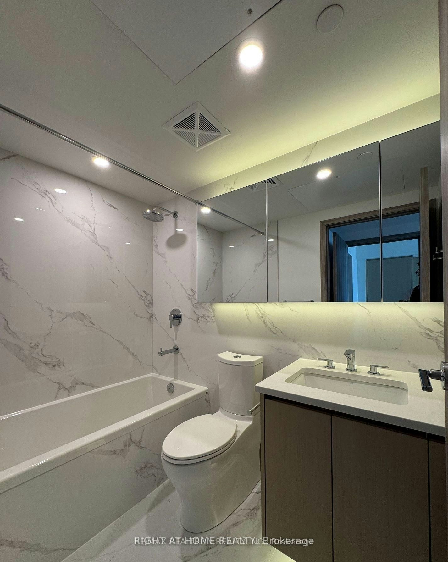 316-1 Concord Cityplace Way, Toronto, ON, M5V 0X3 - 9