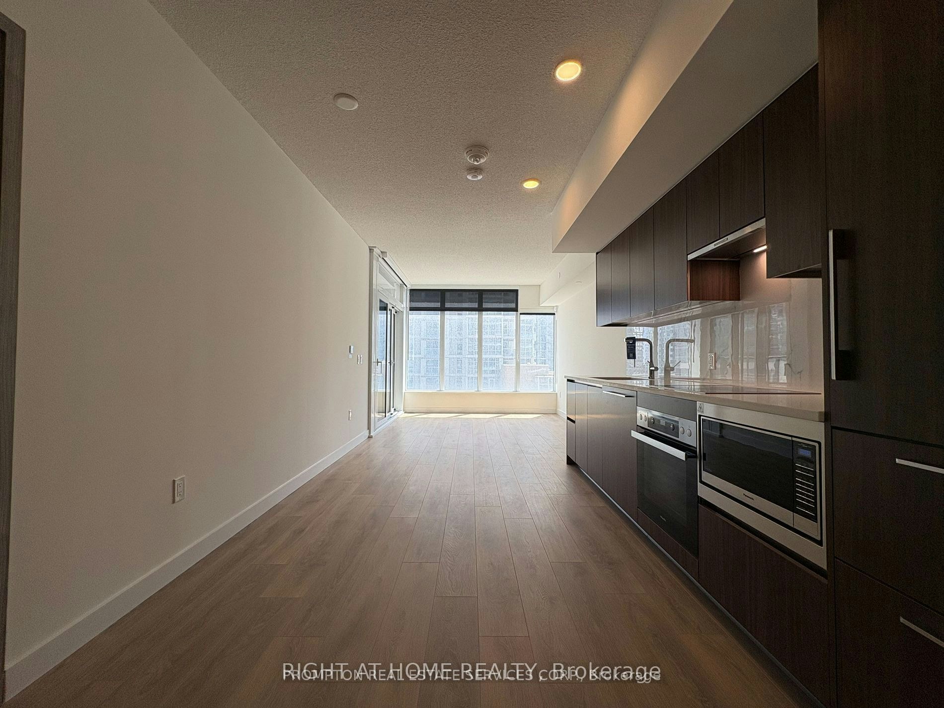 316-1 Concord Cityplace Way, Toronto, ON, M5V 0X3 - 6