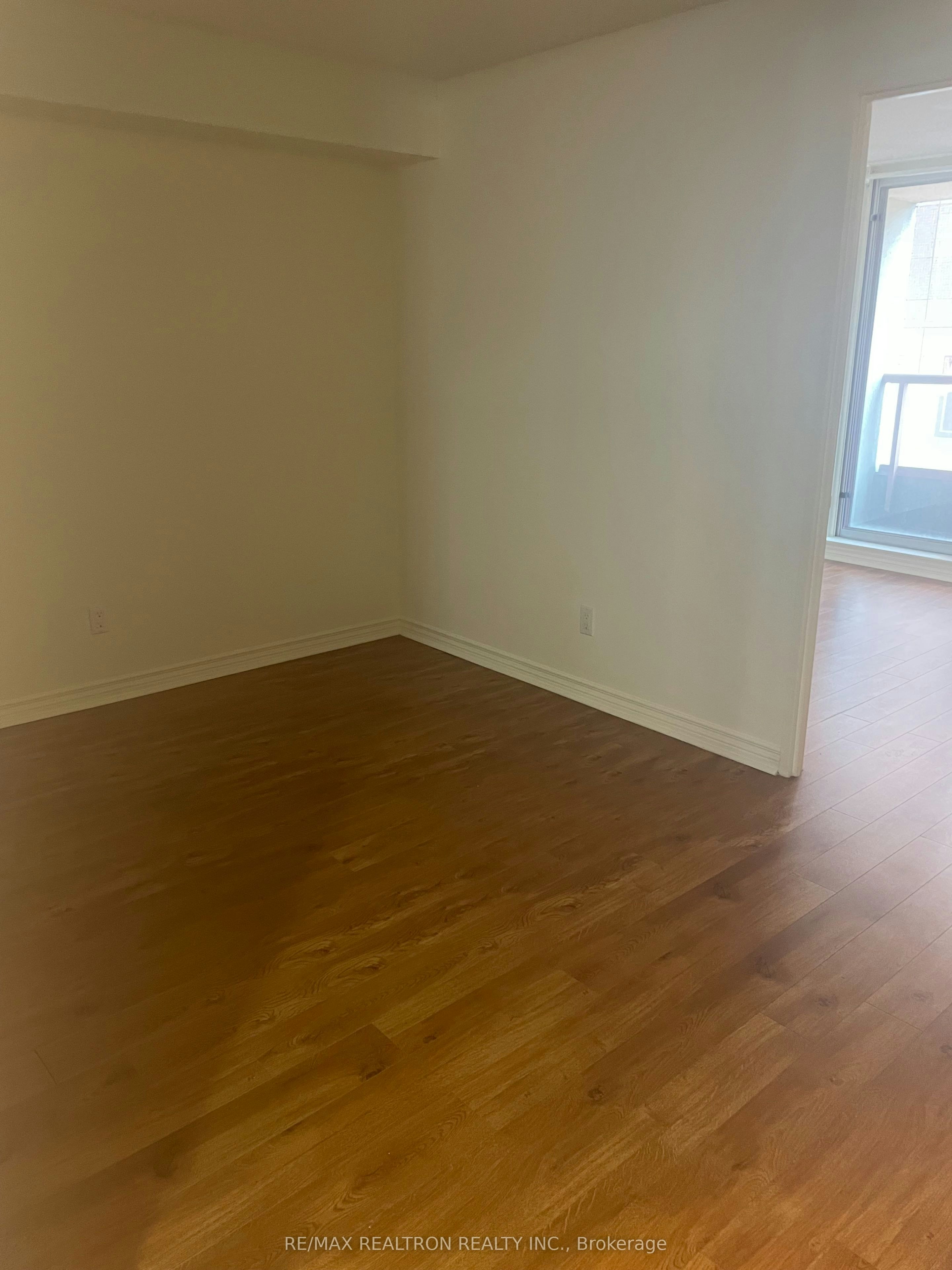 1003-736 Bay Street, Toronto, ON, M5G 2M4 - 12