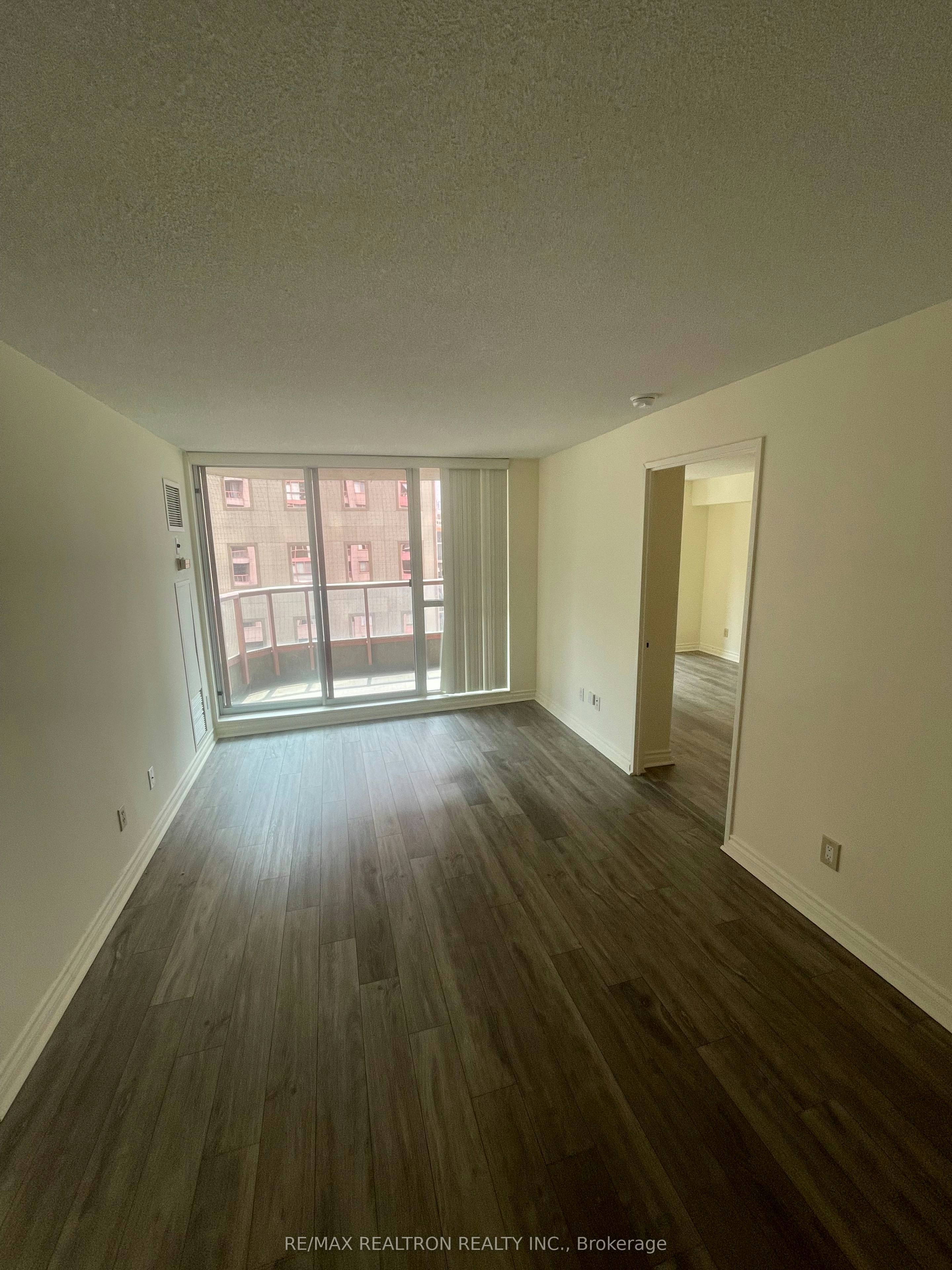 1003-736 Bay Street, Toronto, ON, M5G 2M4 - 14