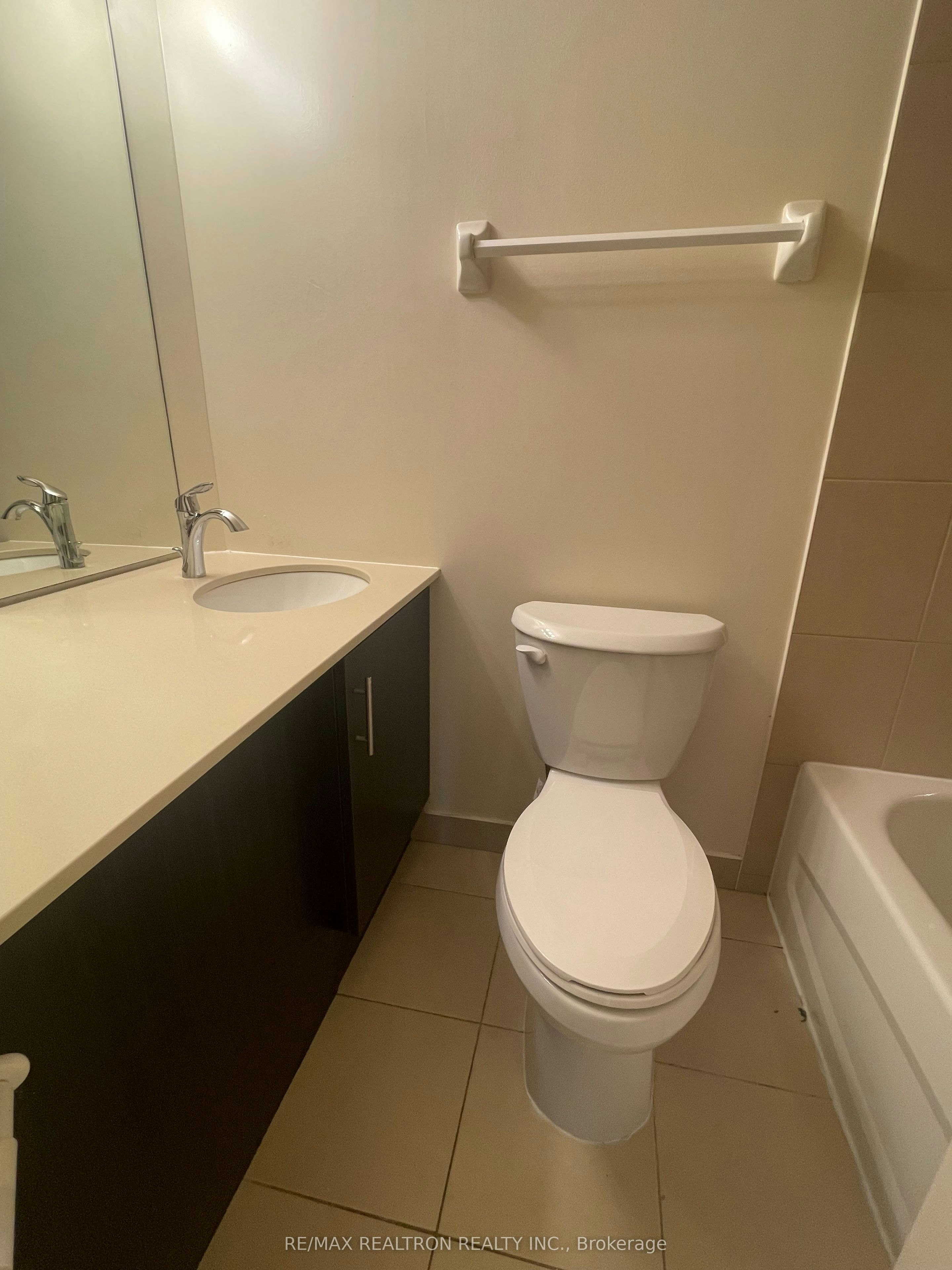 1003-736 Bay Street, Toronto, ON, M5G 2M4 - 10