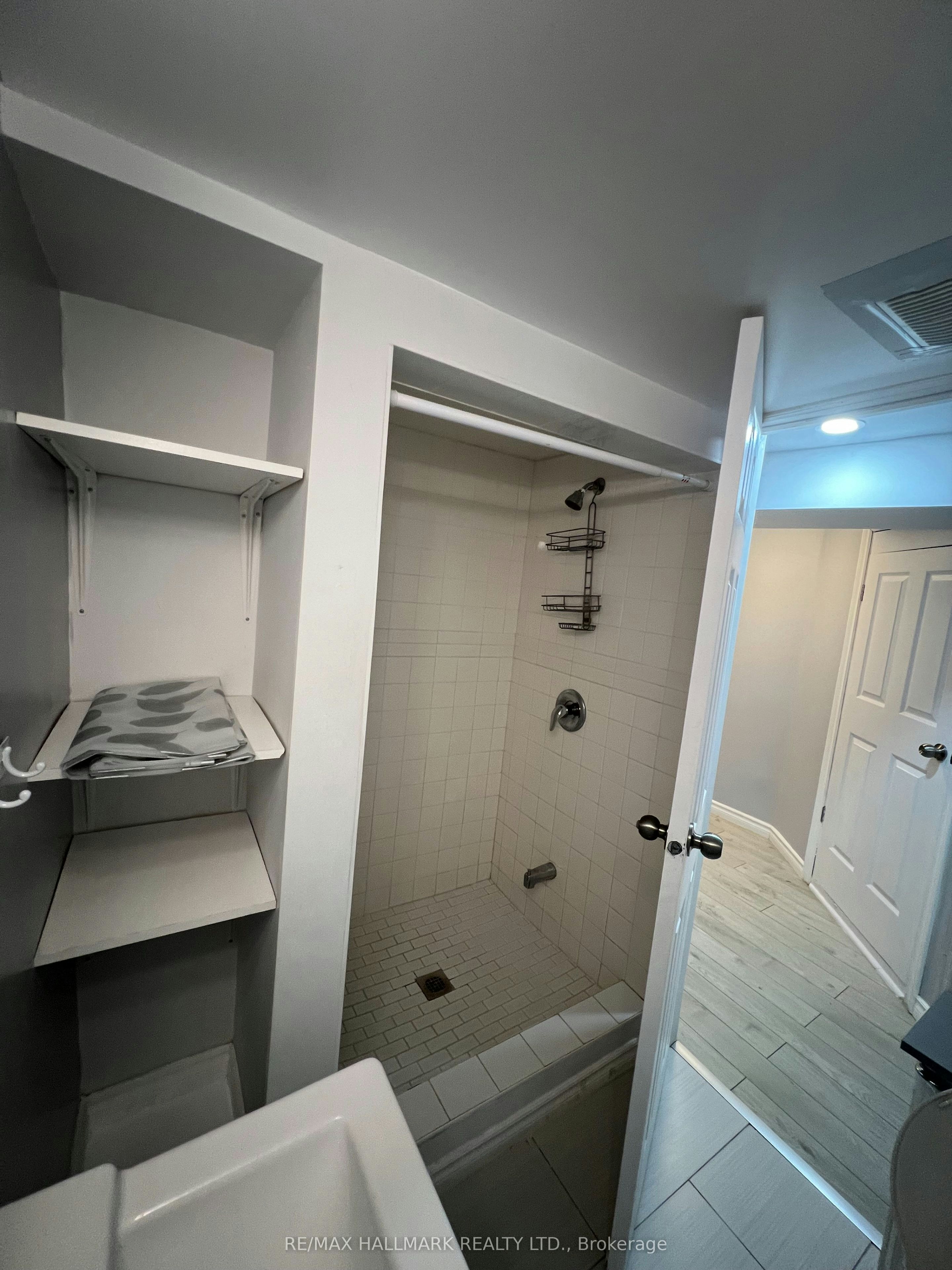 #Basement-102 Barton Avenue, Toronto, ON, M6G 1P6 - 8