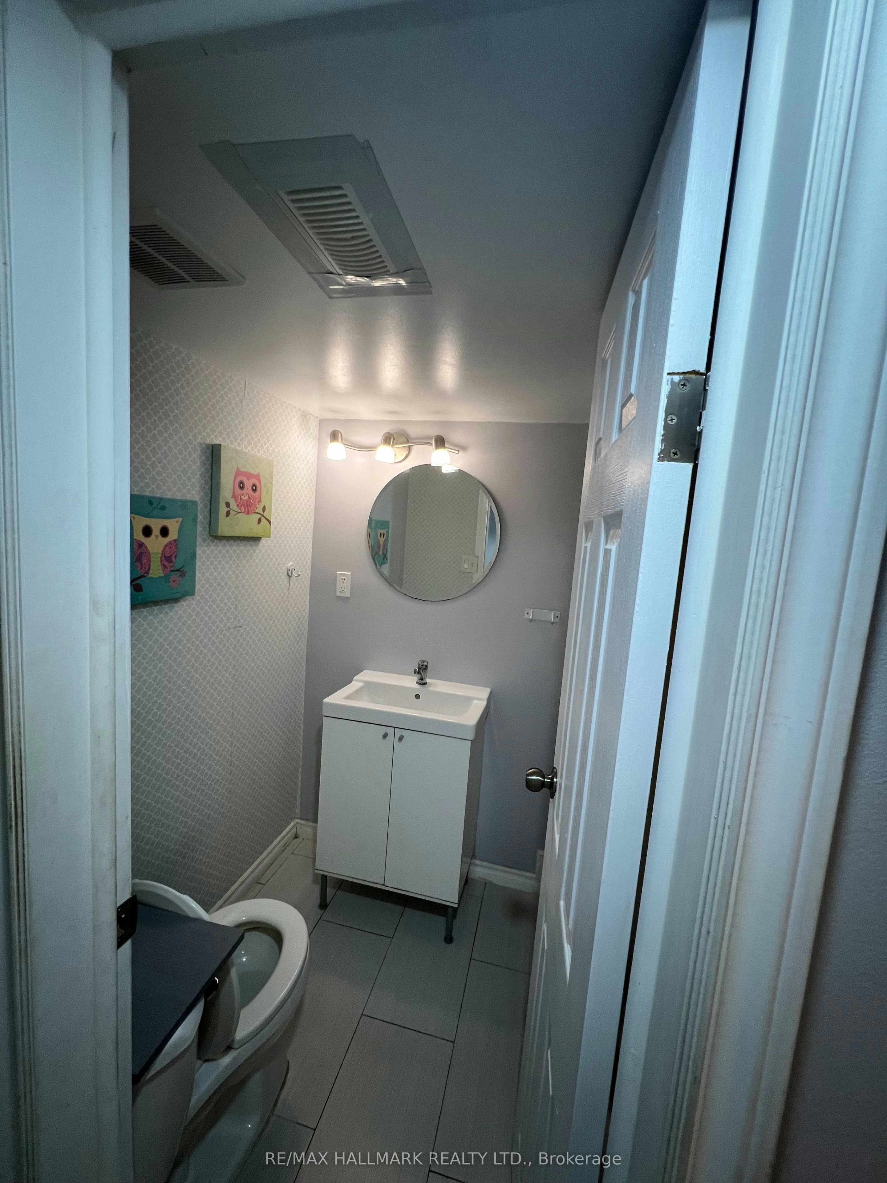 #Basement-102 Barton Avenue, Toronto, ON, M6G 1P6 - 7