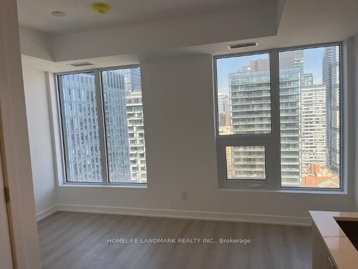 3211-100 Queen Street, Toronto, ON, M5C 0B5
