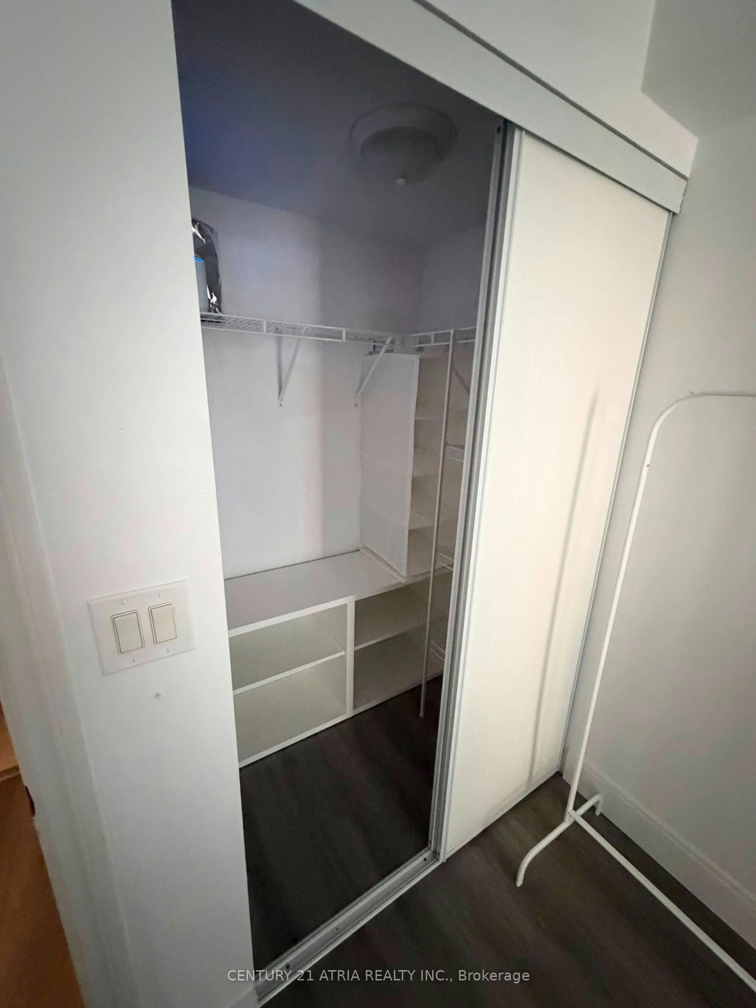 1007-761 Bay Street, Toronto, ON, M5G 2R2 - 6