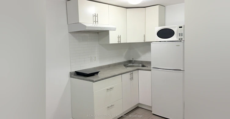 Basement B-36 George Henry Boulevard, Toronto, ON, M2J 1E2 - 4