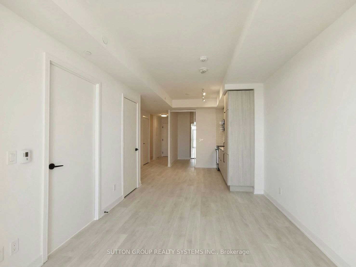 N324-35 Rolling Mills Road, Toronto, ON, M5V 0V6 - 8