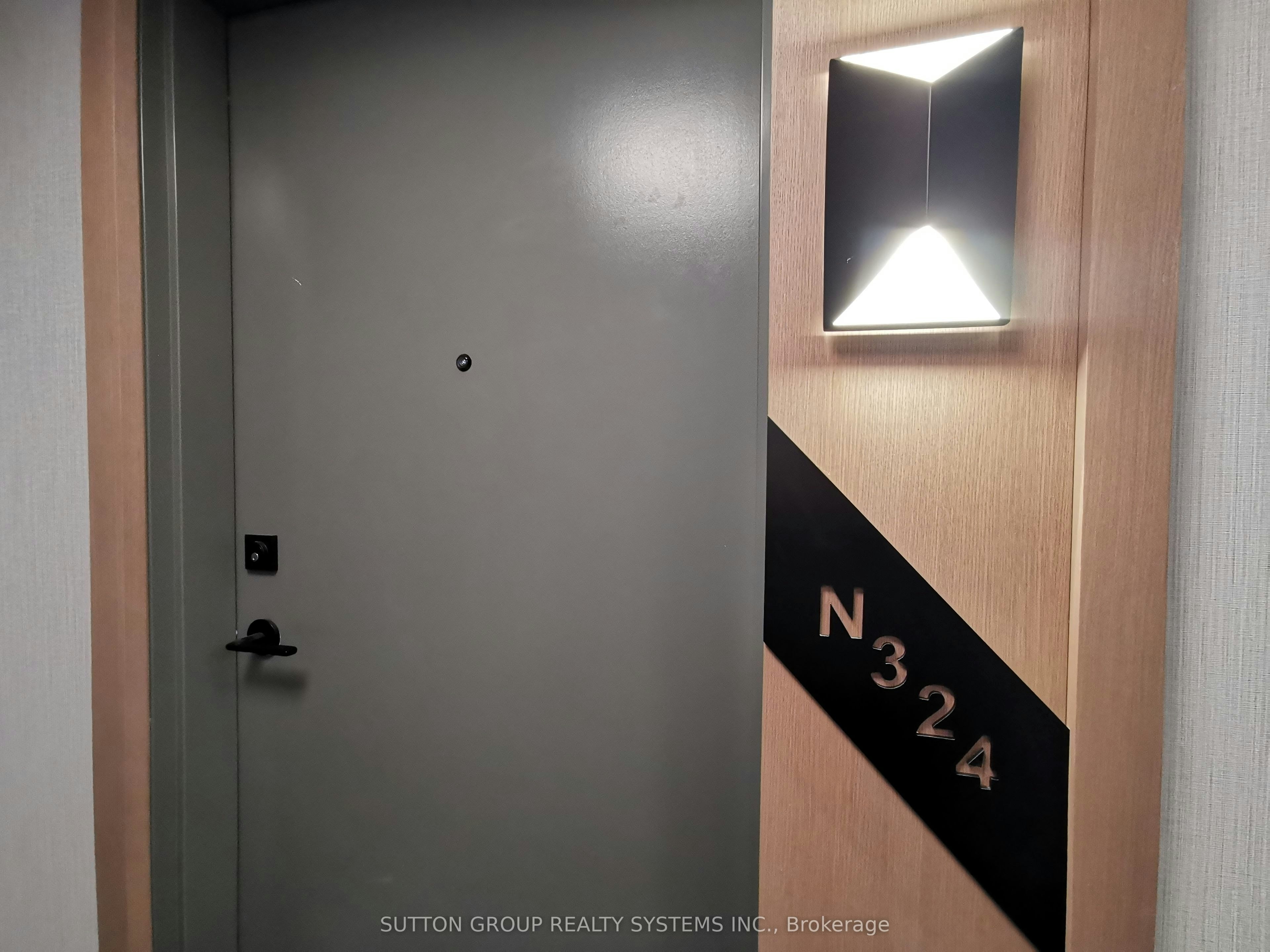 N324-35 Rolling Mills Road, Toronto, ON, M5V 0V6 - 32