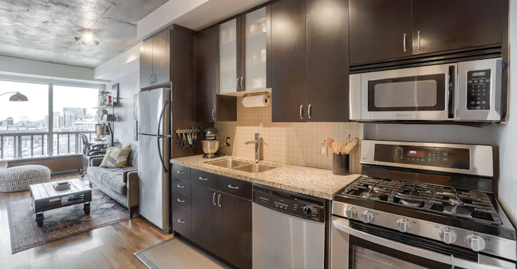 1124-1 Shaw Street, Toronto, ON, M6K 0A1 - 10