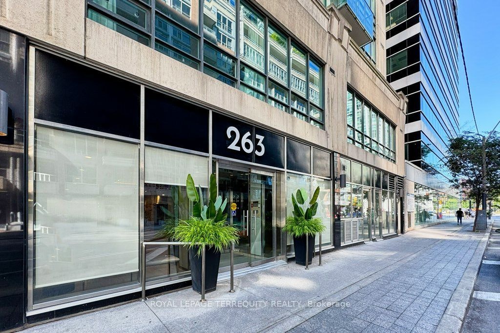 903-263 Wellington Street W, Toronto, ON, M5V 3E6