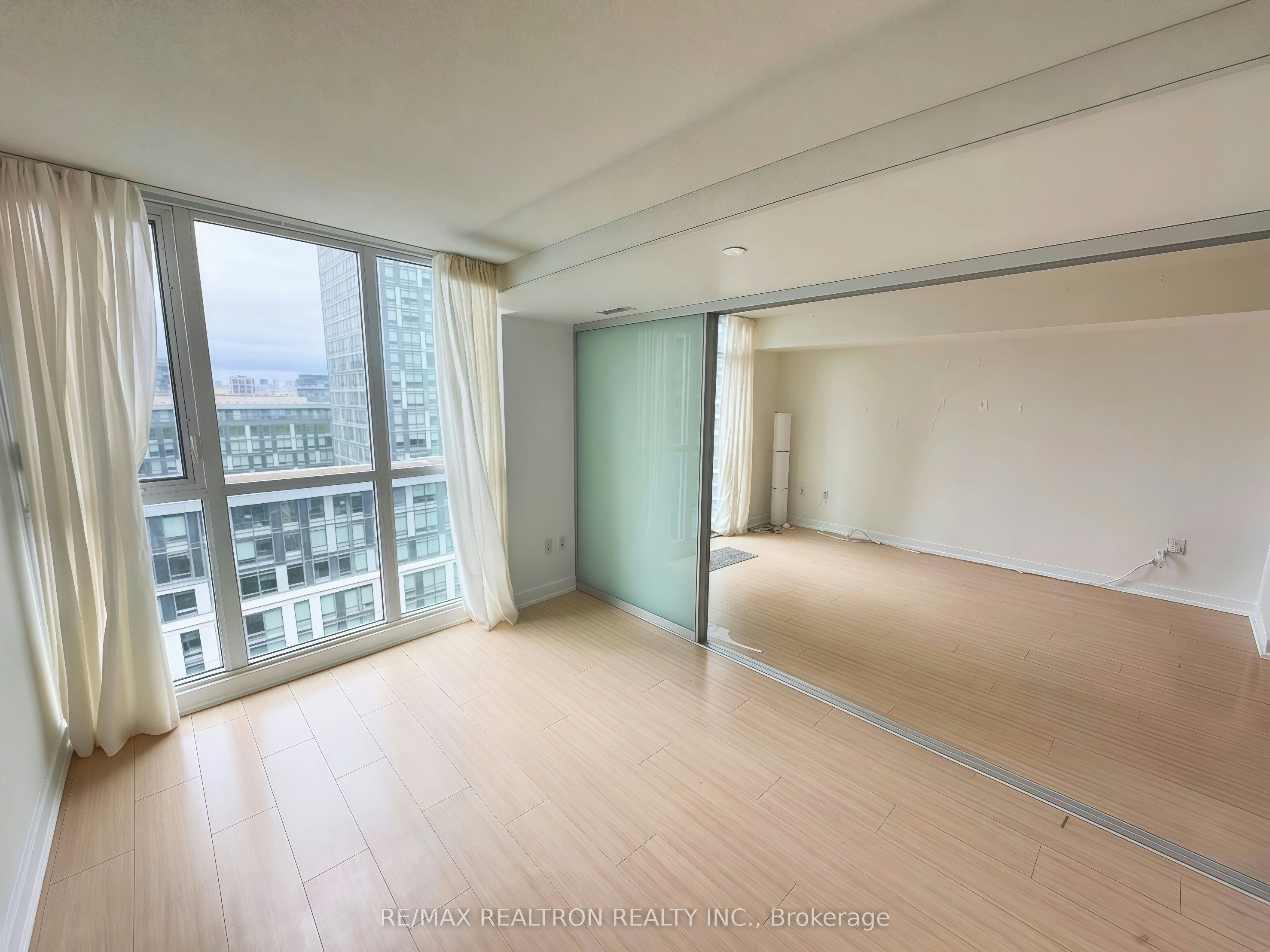 1211-85 Queens Wharf Road, Toronto, ON, M5V 0J9 - 8