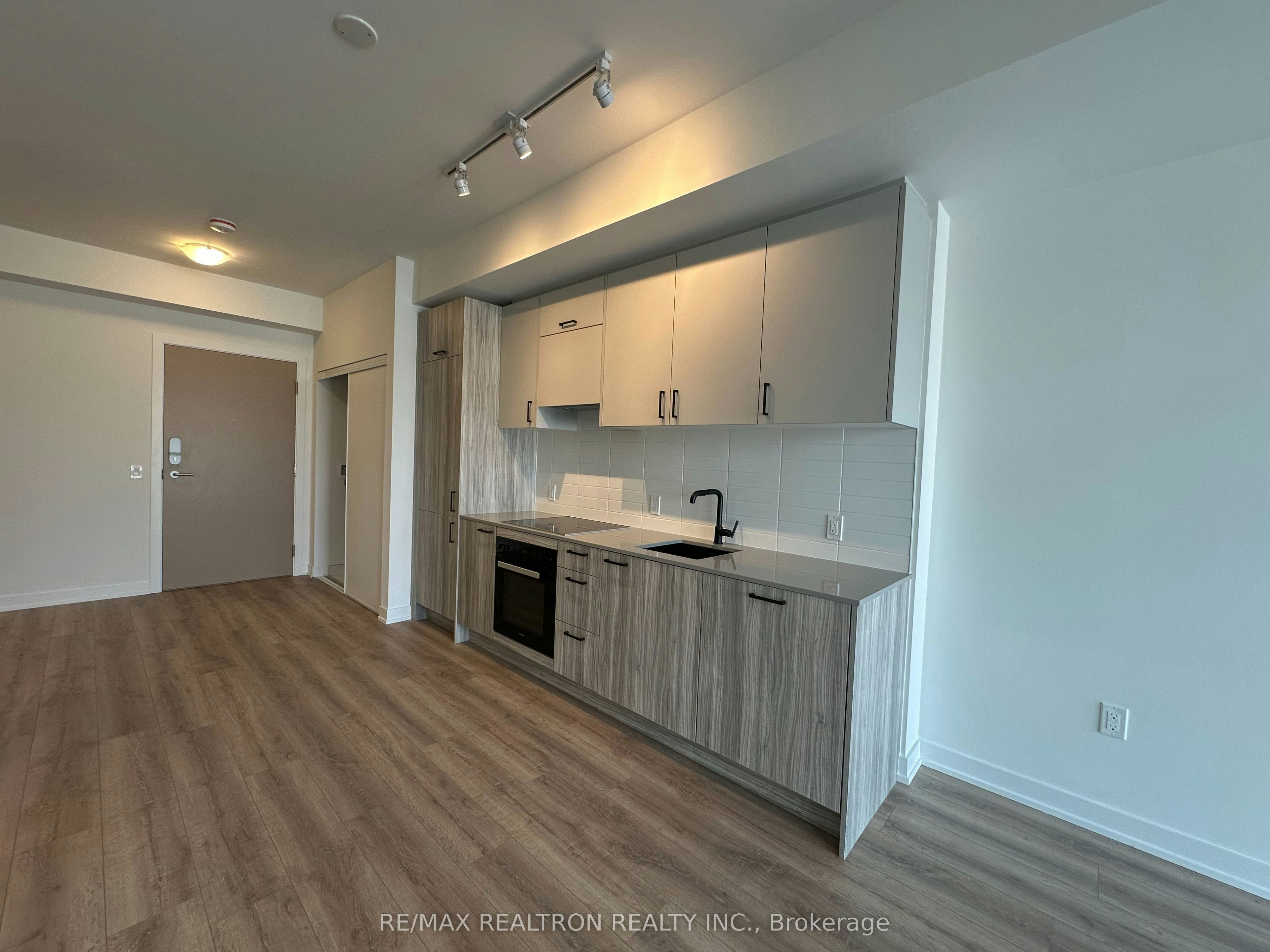 217-1 Kyle Lowry Road, Toronto, ON, M3C 1H7 - 4