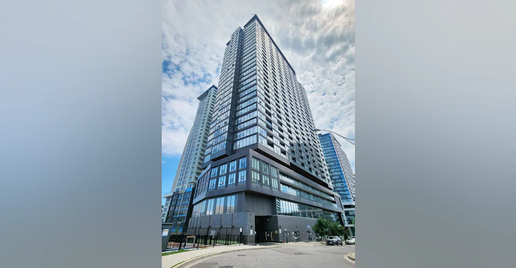 703-19 Western Battery Road, Toronto, ON, M6K 0E3 - 2