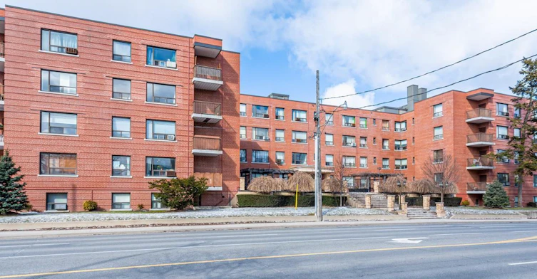 218-2550 Bathurst Street, Toronto, ON, M6B 2Z2 - 2