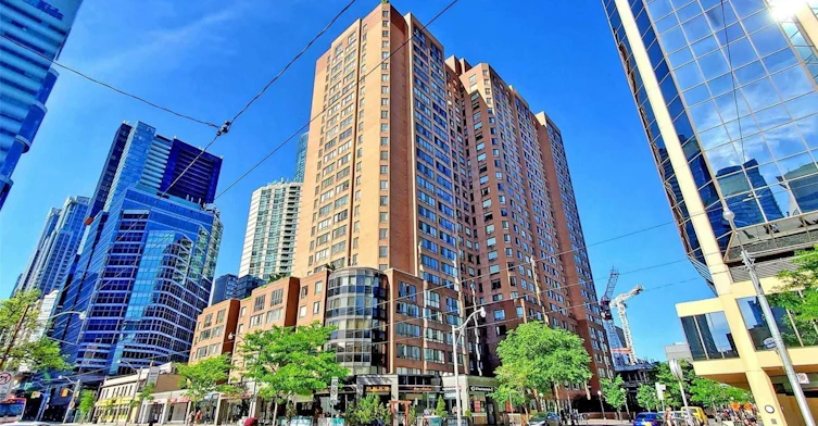 419-633 Bay Street, Toronto, ON, M5G 2G4