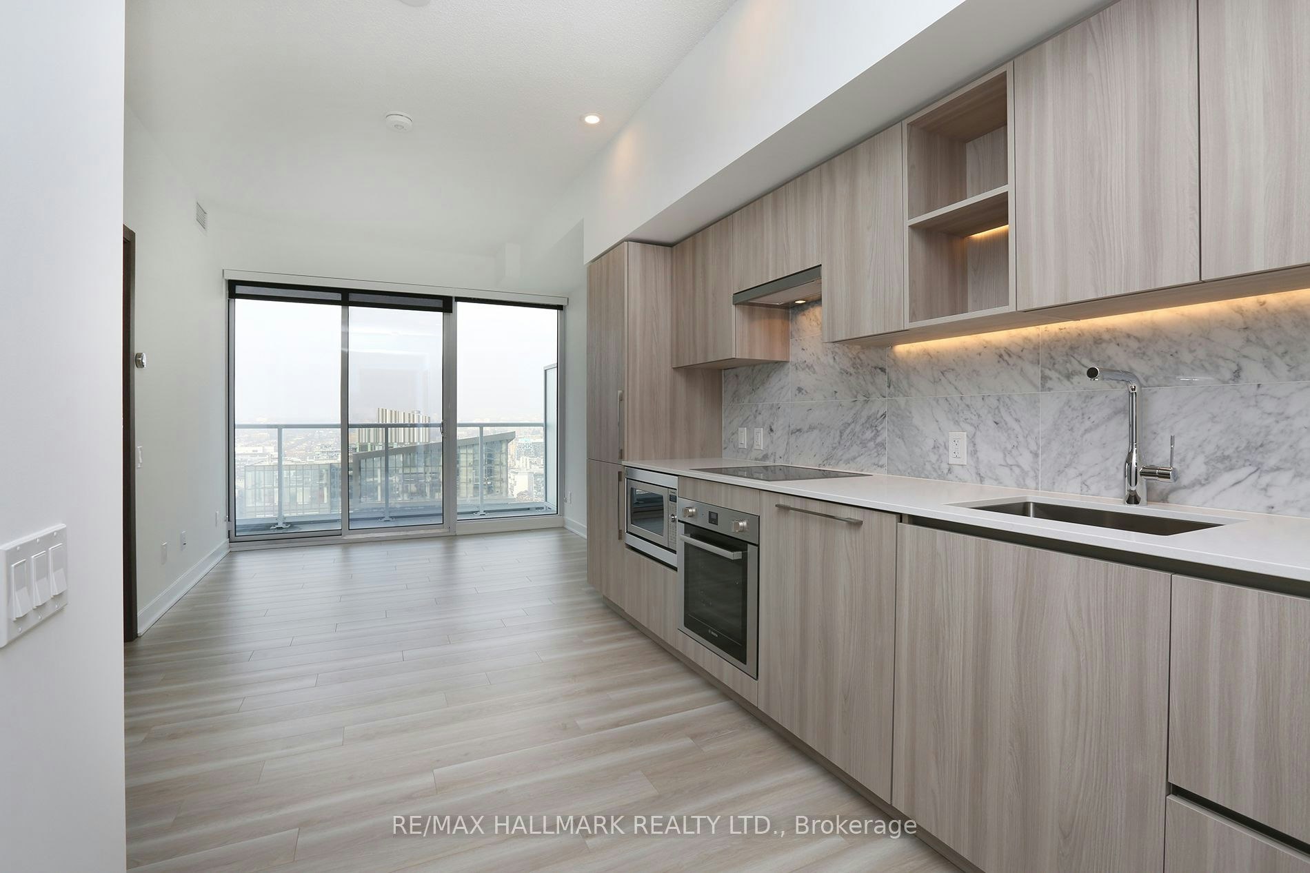 4007-17 Bathurst Street, Toronto, ON, M6A 2E1 - 9