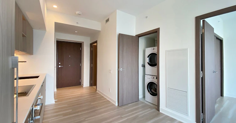 4007-17 Bathurst Street, Toronto, ON, M6A 2E1 - 5