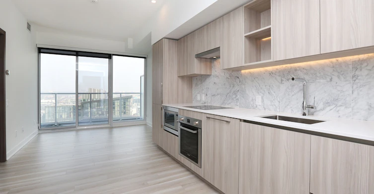 4007-17 Bathurst Street, Toronto, ON, M6A 2E1