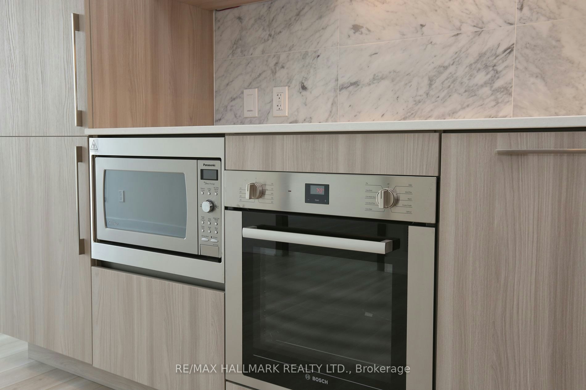 4007-17 Bathurst Street, Toronto, ON, M6A 2E1 - 11