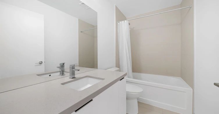 4903-8 Eglinton Avenue E, Toronto, ON, M4P 1A6 - 7