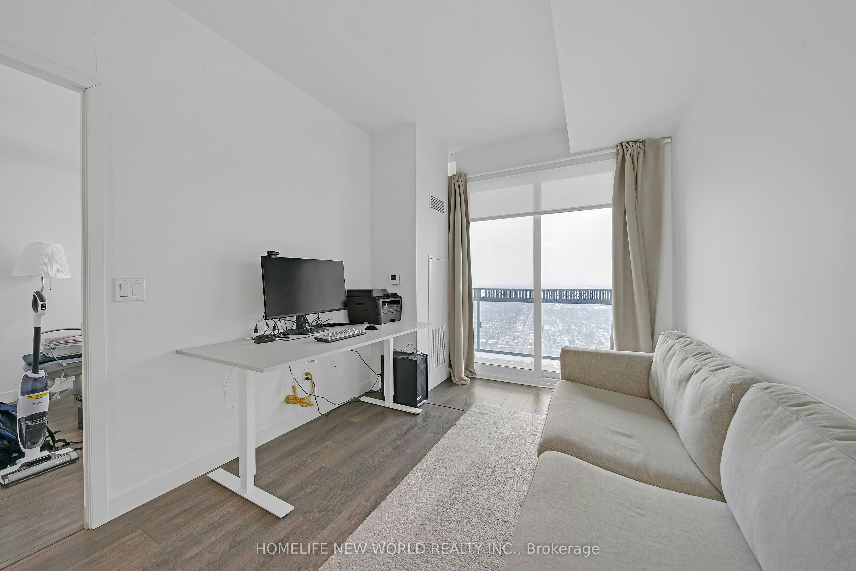 4903-8 Eglinton Avenue E, Toronto, ON, M4P 1A6 - 5