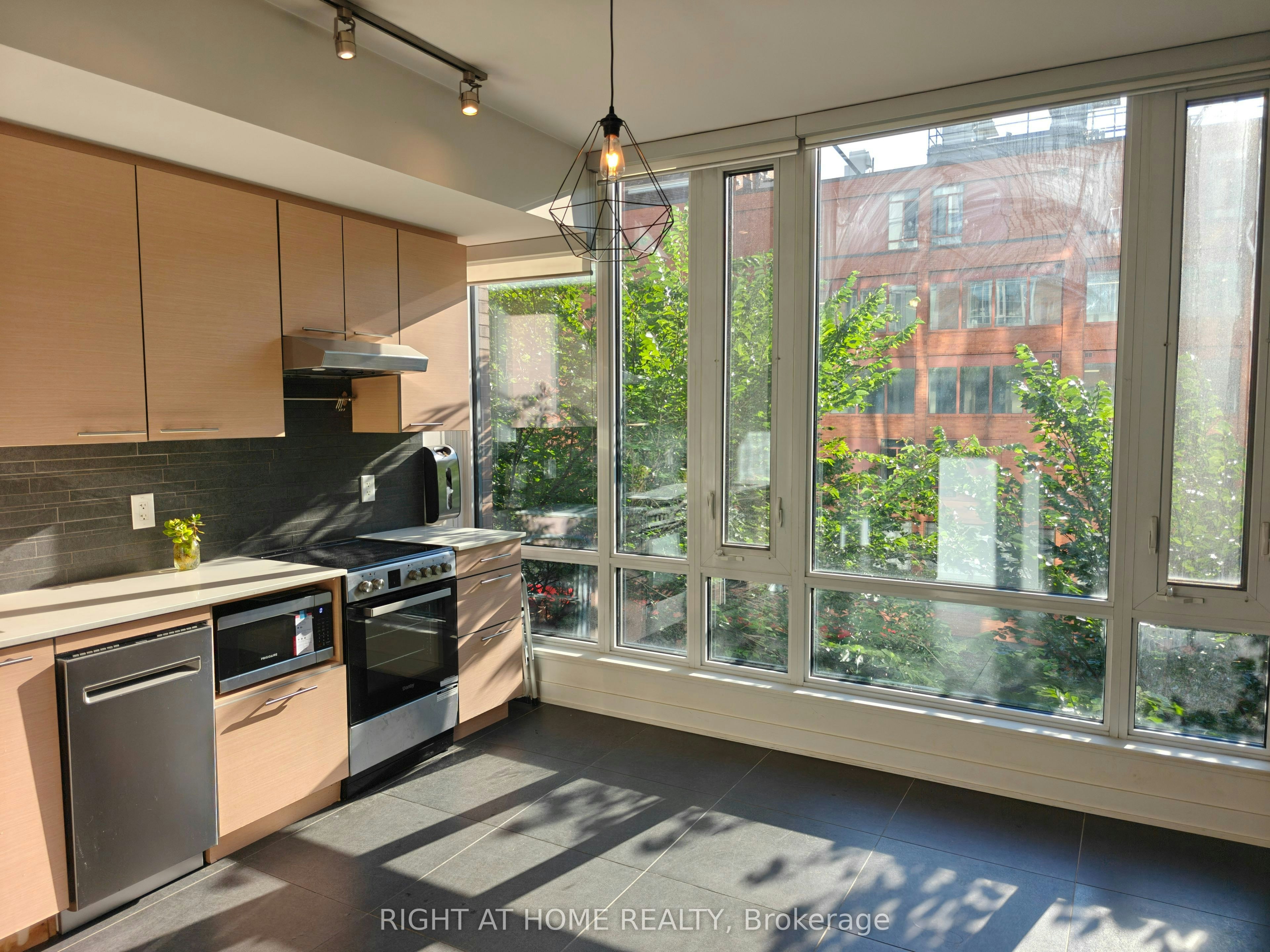 310-3 Market Street, Toronto, ON, M5E 0A3 - 4