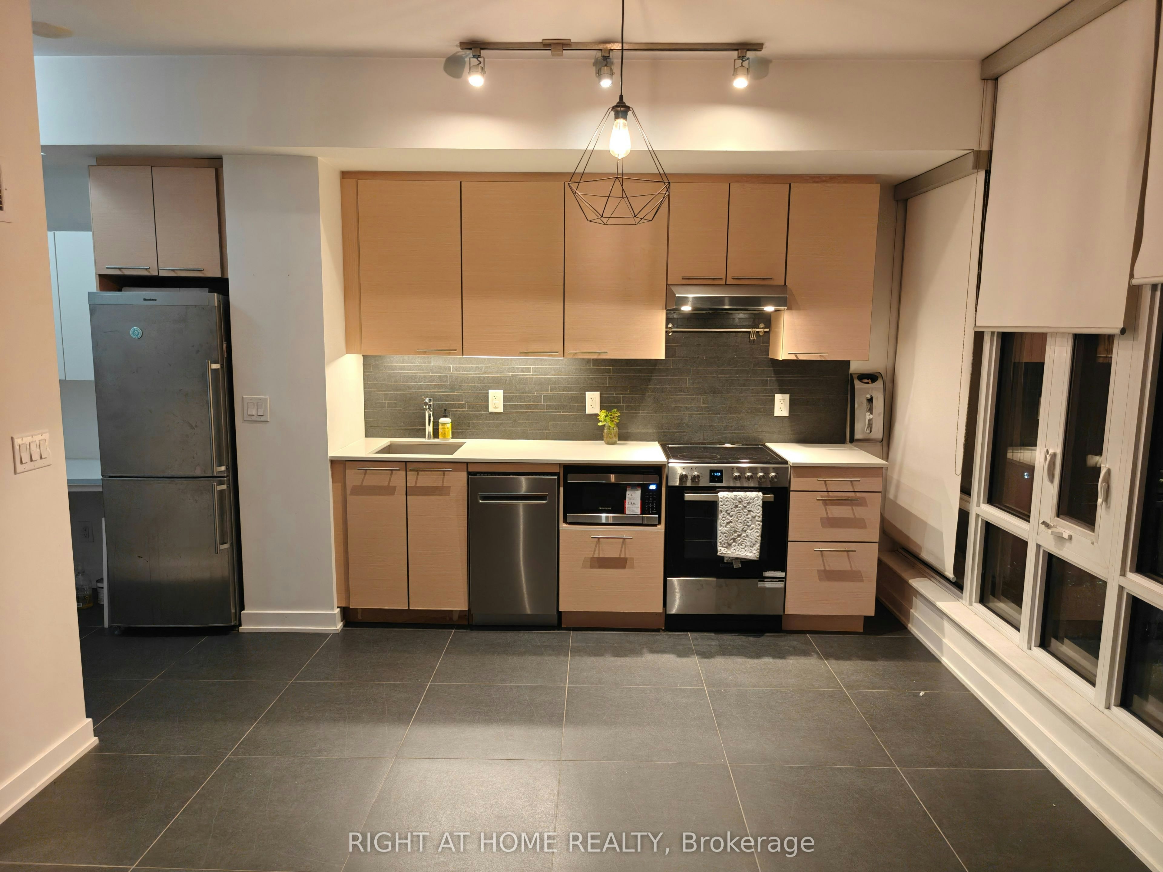 3 Market Street, Toronto, ON, M5E 0A3 - 2