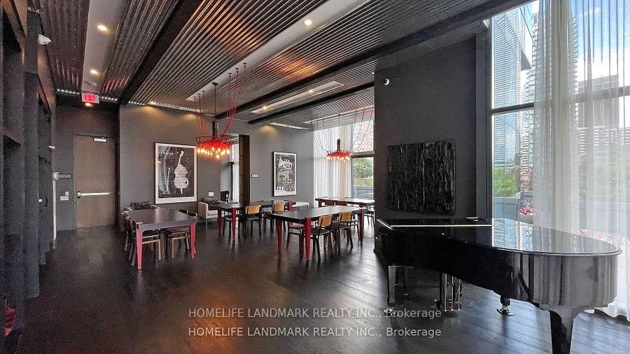 220-5 St Joseph Street, Toronto, ON, M4Y 0B6 - 9