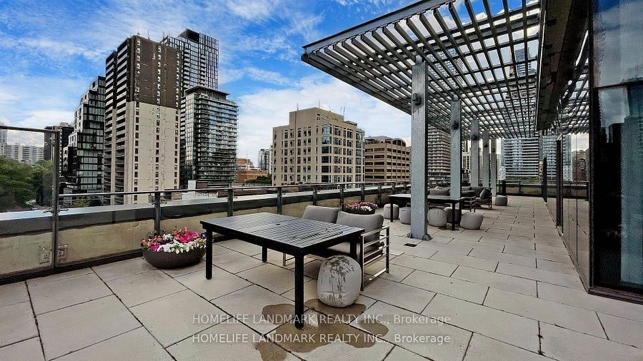 220-5 St Joseph Street, Toronto, ON, M4Y 0B6