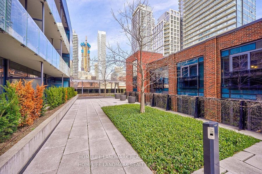 220-5 St Joseph Street, Toronto, ON, M4Y 0B6 - 8