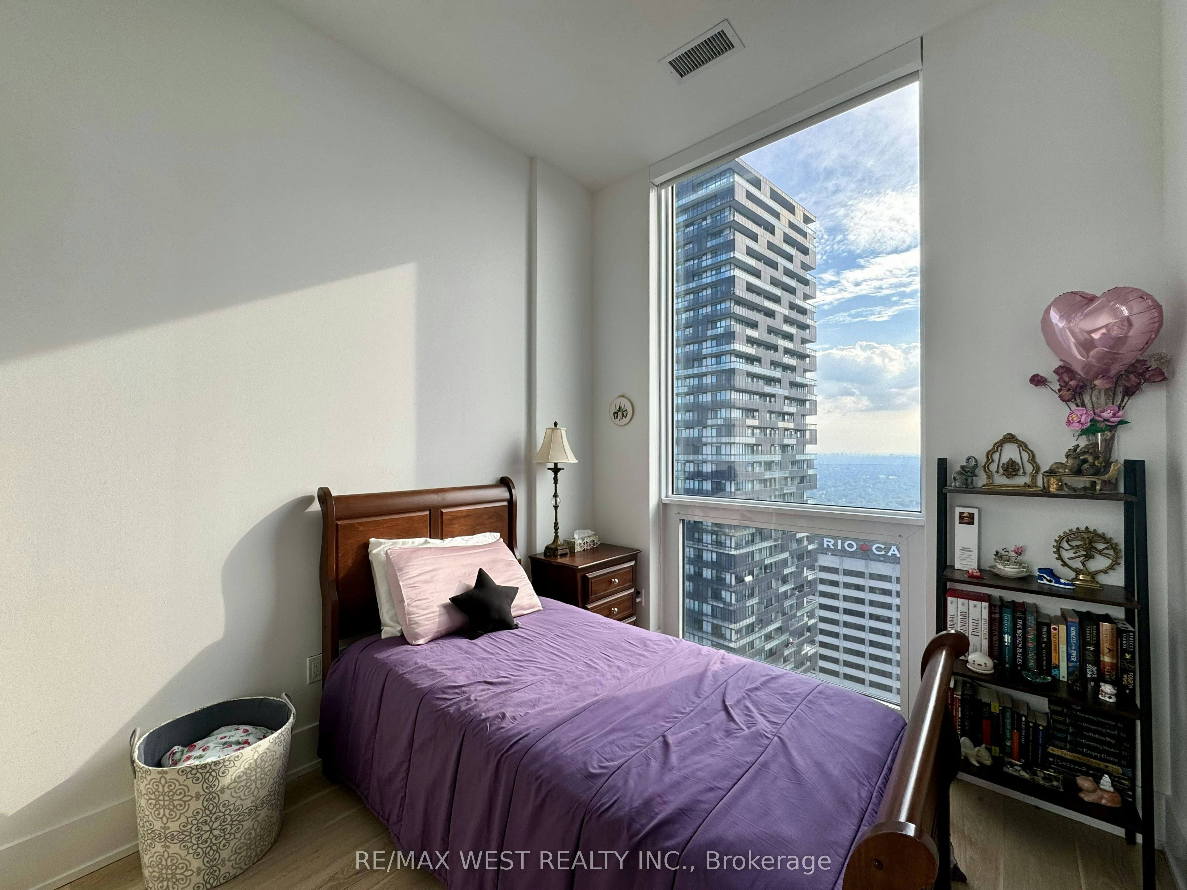 4603-39 Roehampton Avenue, Toronto, ON, M4P 1P9 - 13