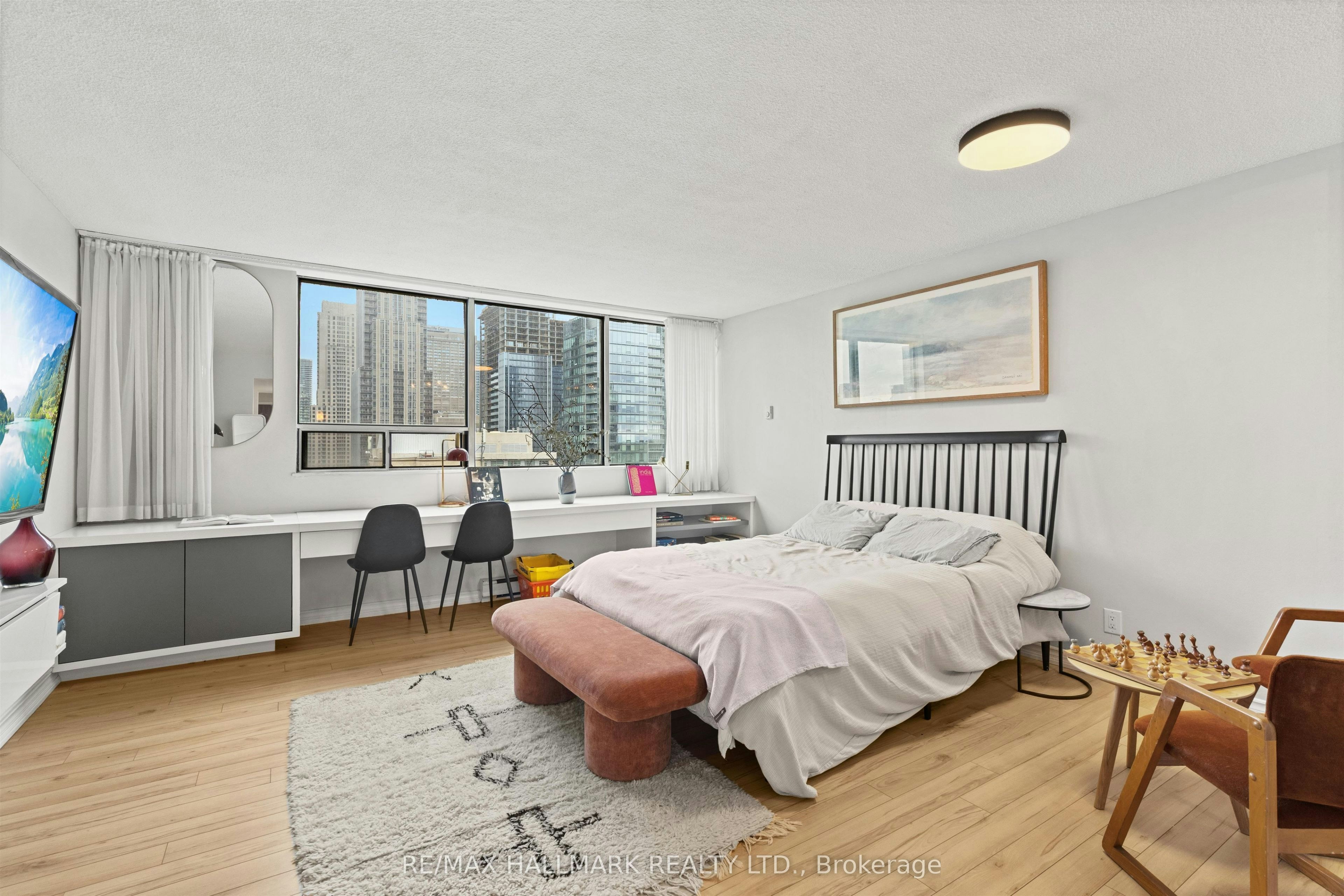 1603-914 Yonge Street, Toronto, ON, M4W 3C8