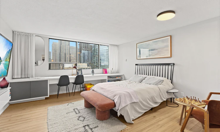 1603-914 Yonge Street