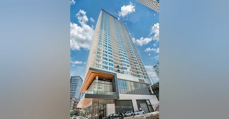 605-19 Bathurst Street, Toronto, ON, M5V 0N2