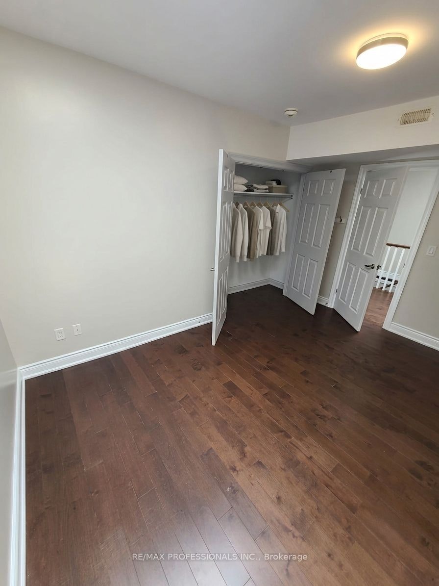 1568 Dundas Street W, Toronto, ON, M6J 1X7 - 6
