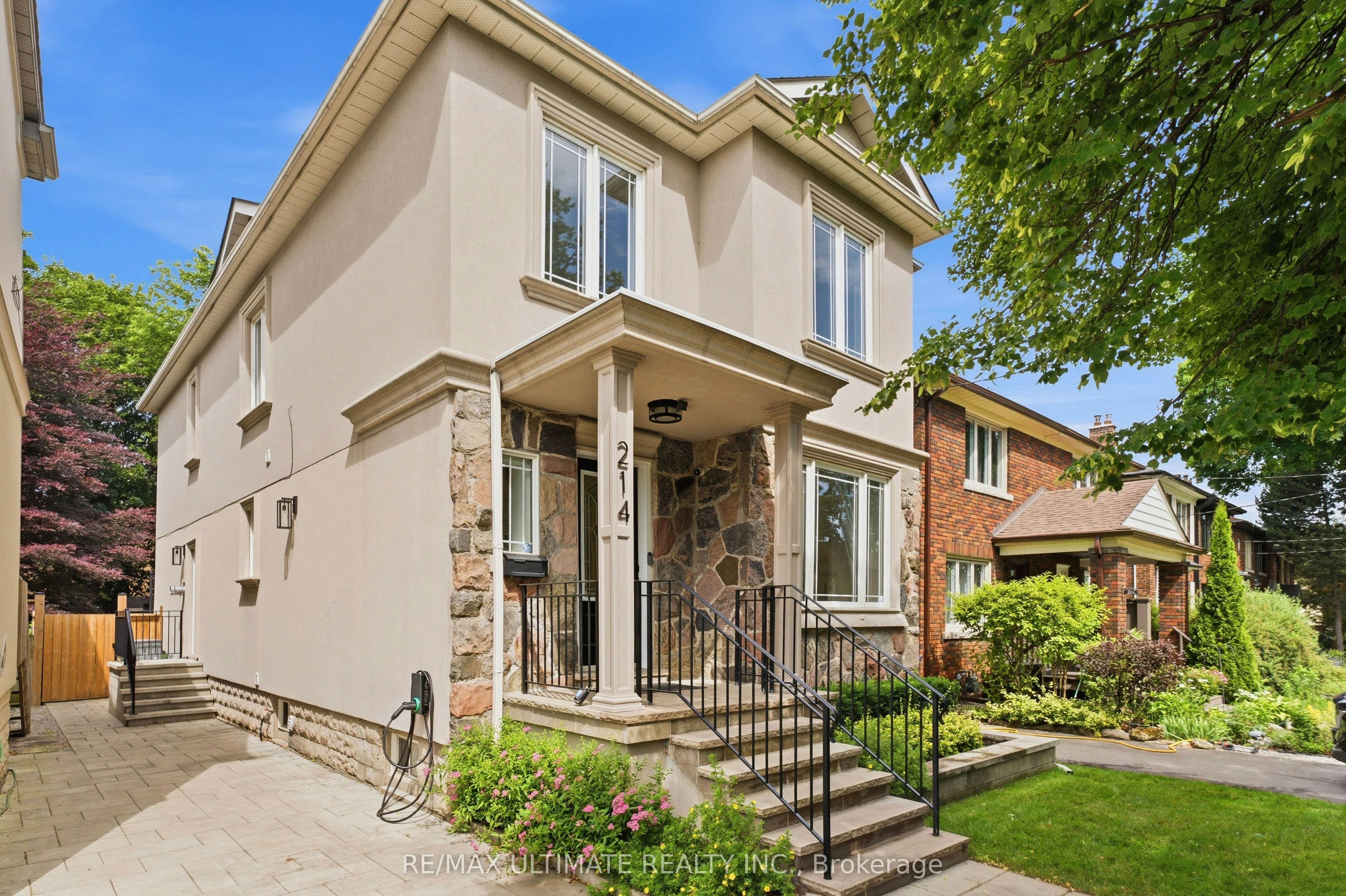 214 Sutherland Drive, Toronto, ON, M4G 1J2