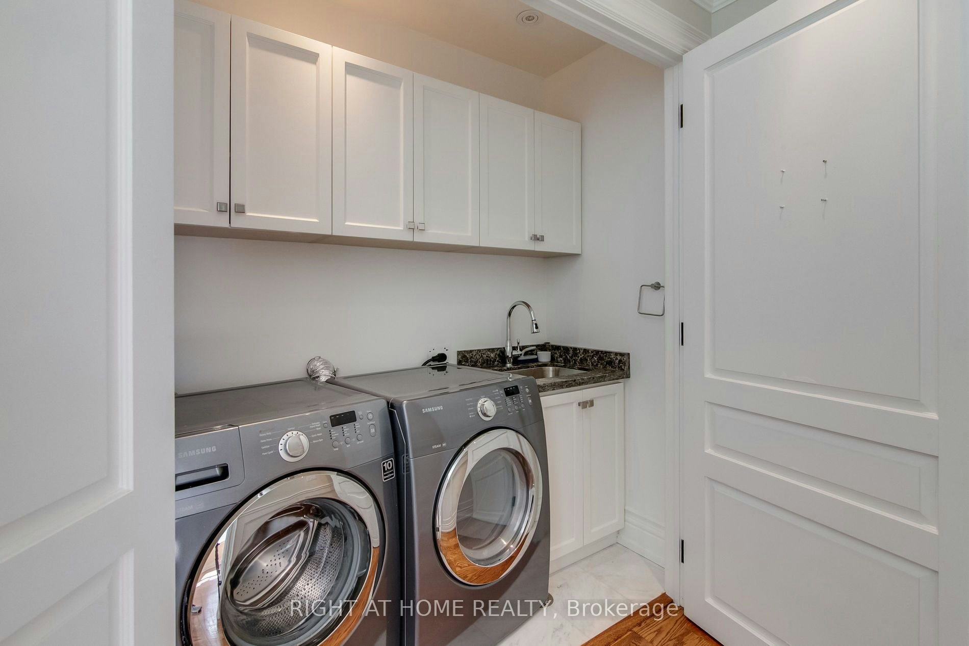 109 Banff Road, Toronto, ON, M4P 2P6 - 30