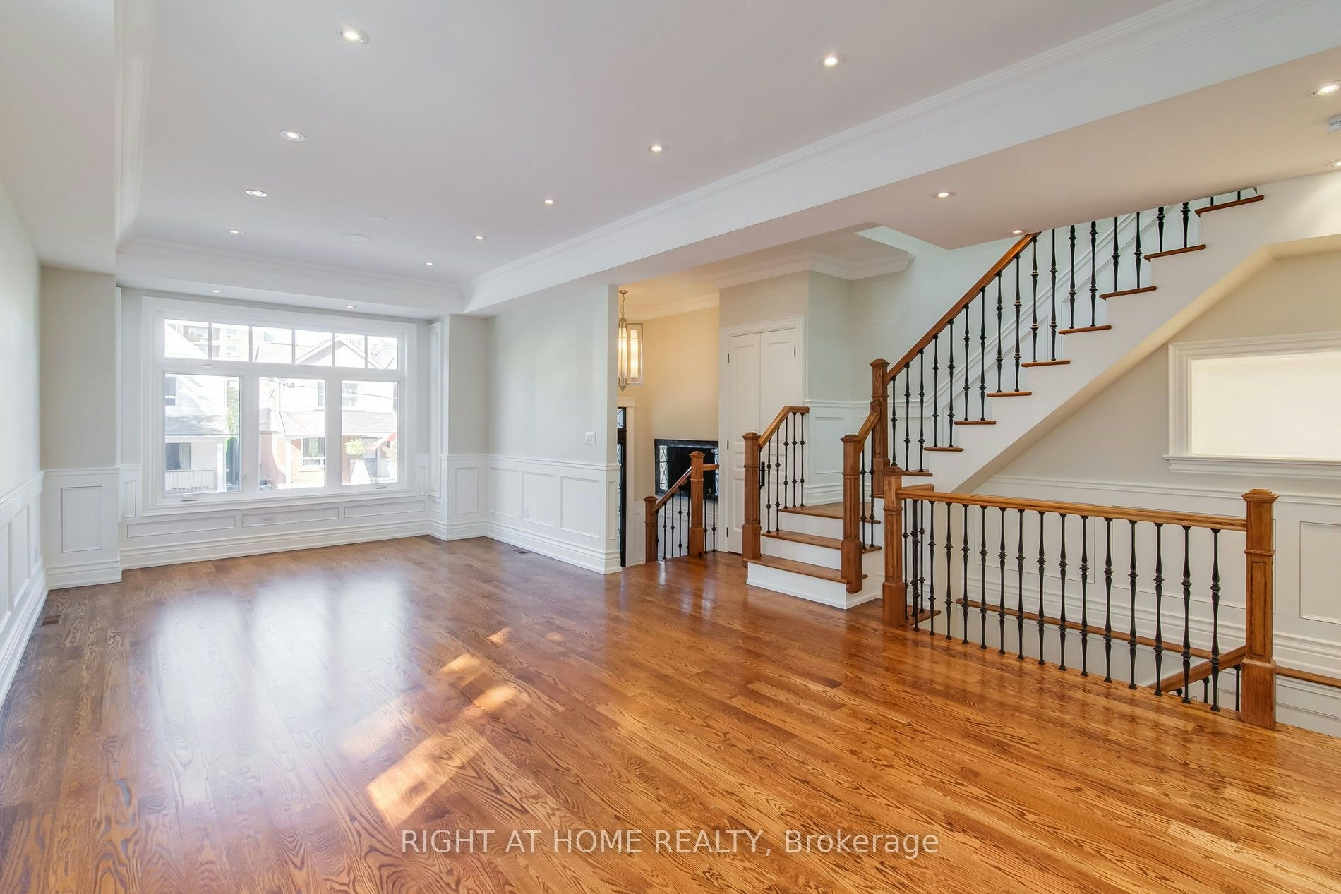 109 Banff Road, Toronto, ON, M4P 2P6 - 8