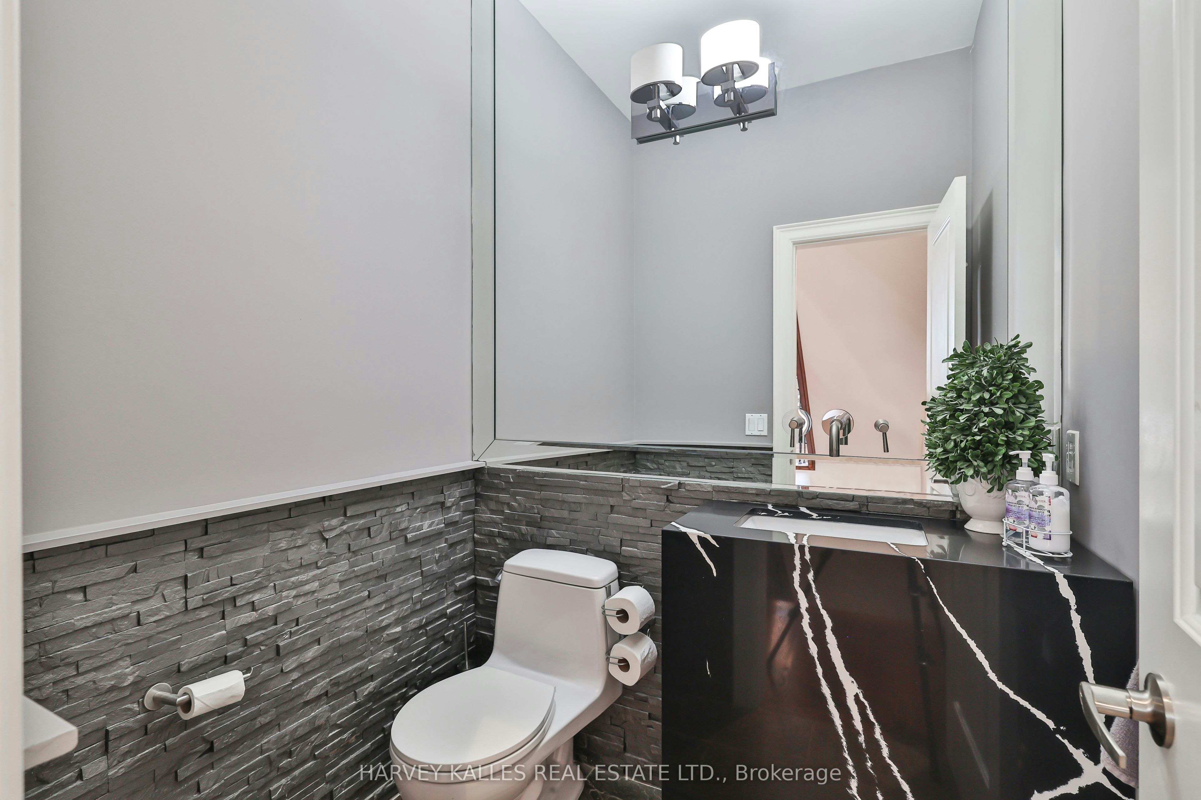 44 Churchill Avenue, Toronto, ON, M2N 1Y7 - 25