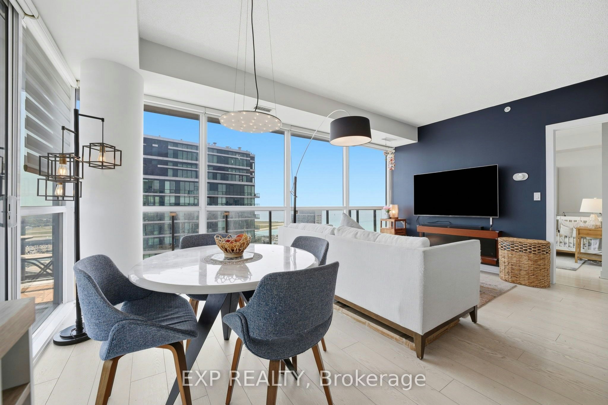 LPH07-20 Bruyeres Mews, Toronto, ON, M5V 0G8 - 11