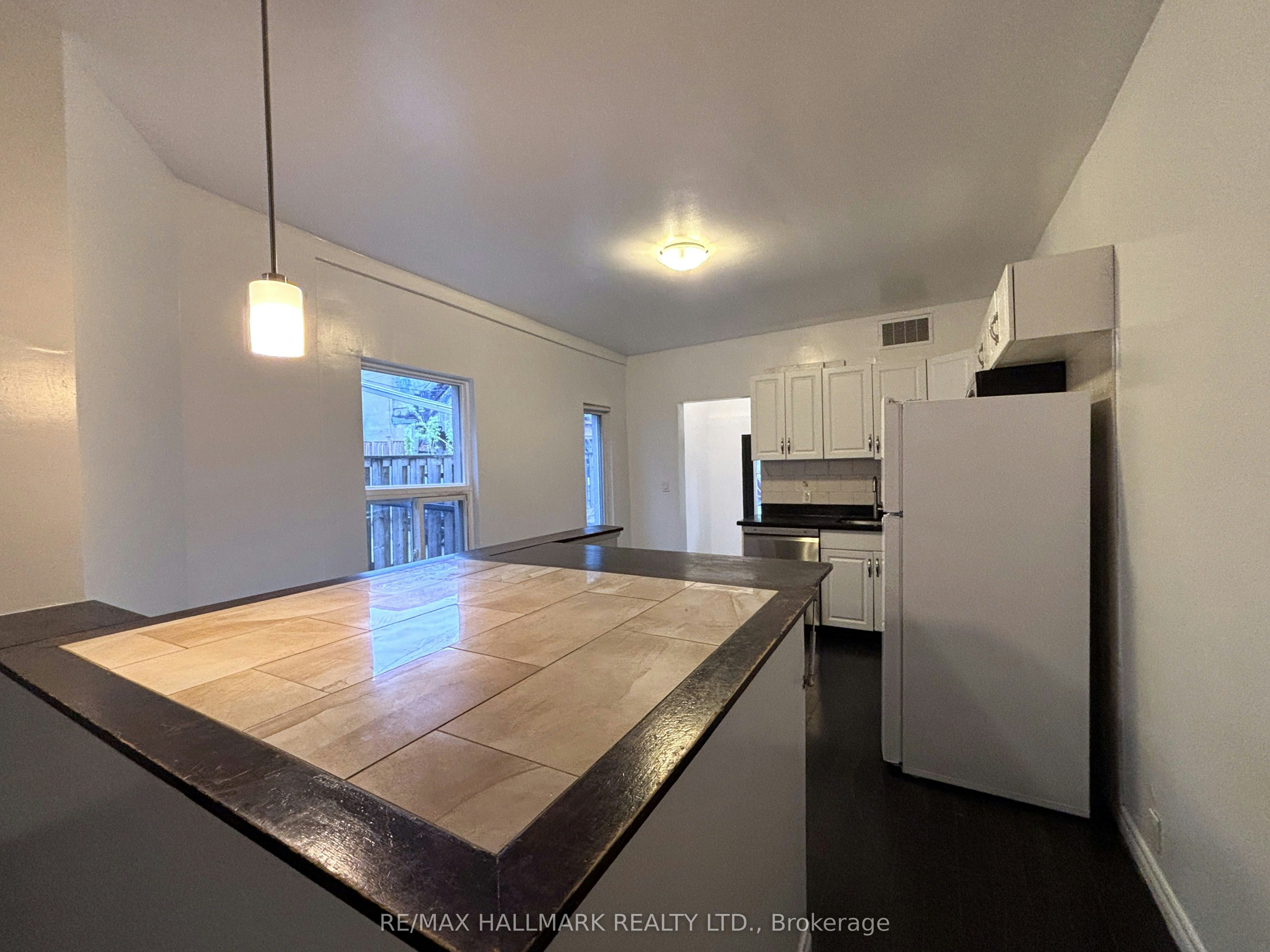 2-122 Baldwin Street, Toronto, ON, M5T 1L6 - 4