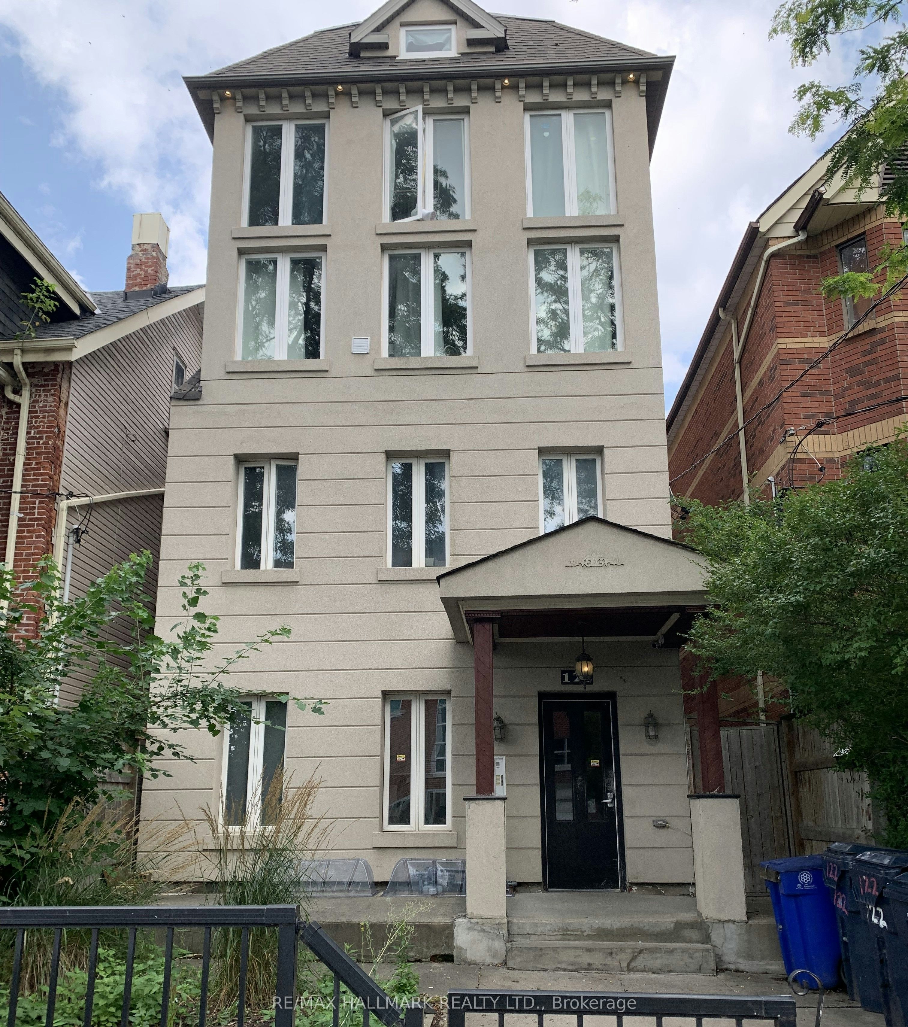 2-122 Baldwin Street, Toronto, ON, M5T 1L6