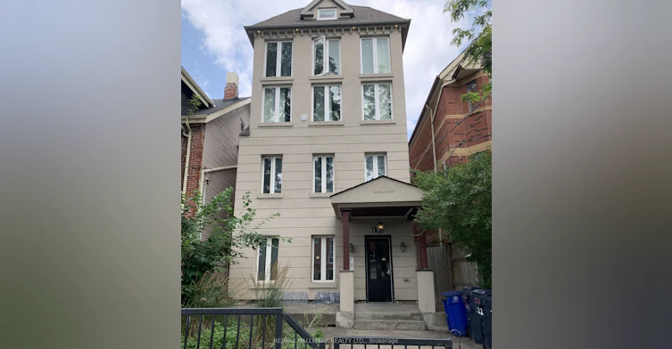 2-122 Baldwin Street, Toronto, ON, M5T 1L6