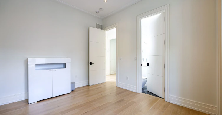 42 Carmichael Avenue, Toronto, ON, M5M 2W7 - 38