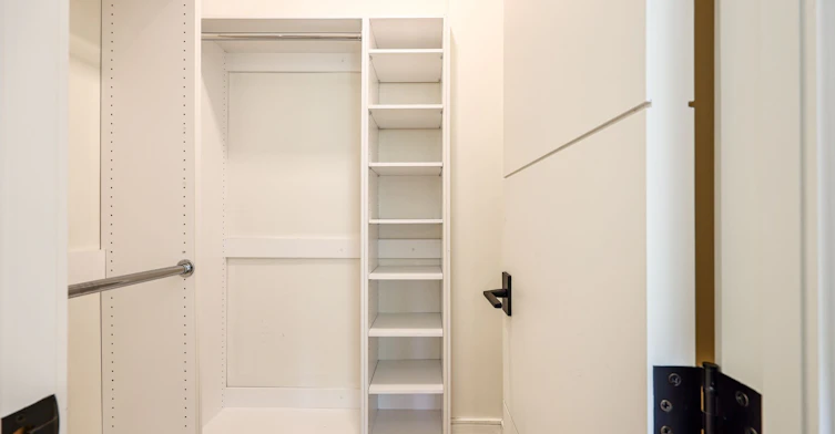 42 Carmichael Avenue, Toronto, ON, M5M 2W7 - 35